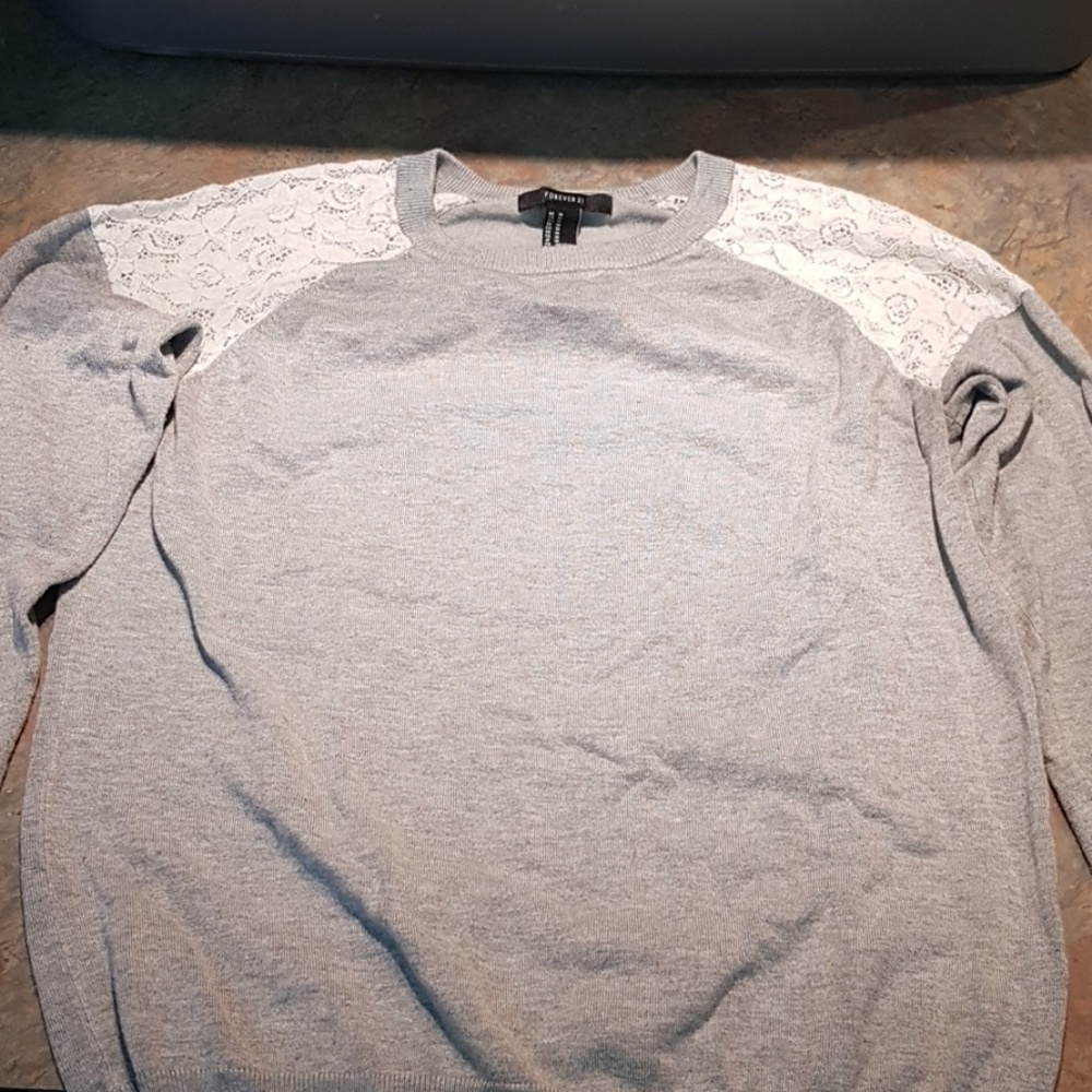 Sweatshirt